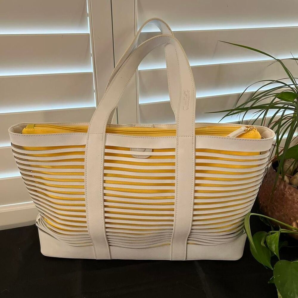 Claudia G-collection Women's White Beach Travel Bag with removable inserts